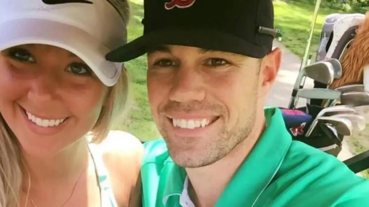 <p> Haley Parke con su marido. </p>