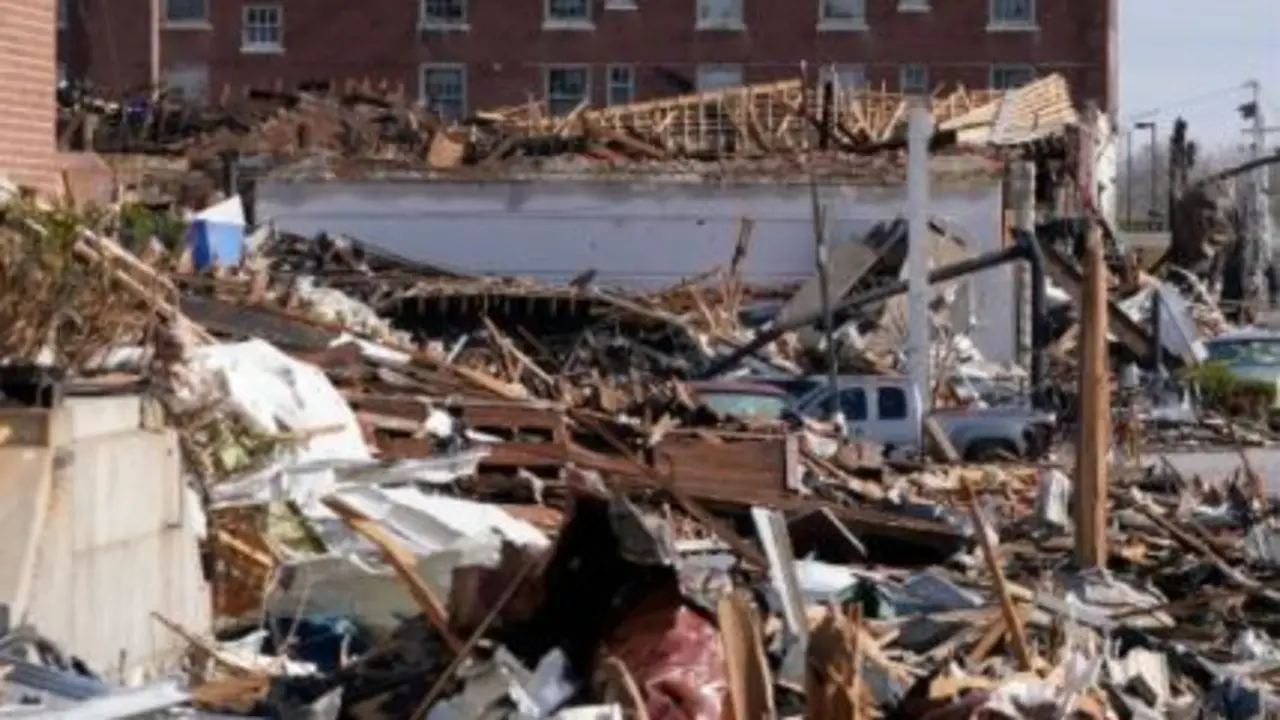 <p> tornado que arrasa kentucky </p>