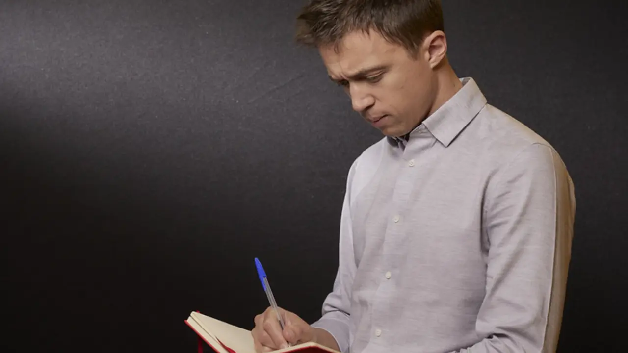 <p> El l&iacute;der de M&aacute;s Pa&iacute;s, &Iacute;&ntilde;igo Errej&oacute;n, posa para Europa Press en el Congreso - Jes&uacute;s Hell&iacute;n - Europa Press </p>