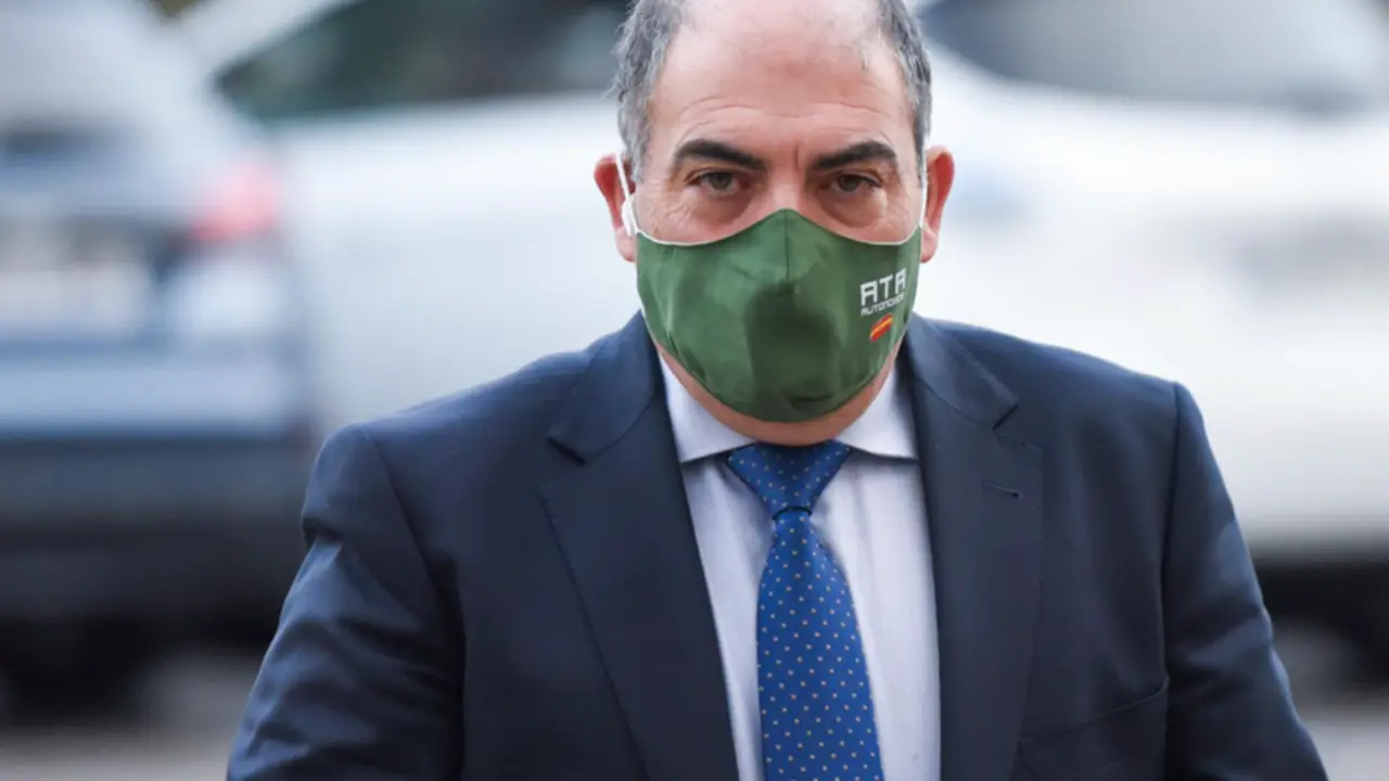 <p> El presidente de la Federaci&oacute;n de Asociaciones de Trabajadores Aut&oacute;nomos (ATA), Lorenzo Amor, a su llegada a un desayuno informativo de F&oacute;rum Europa, en el Hotel Mandarin Oriental Ritz, a 16 de diciembre de 2021, en Madrid, (Espa&ntilde;a). - Gustavo Valiente - Europa Press </p>