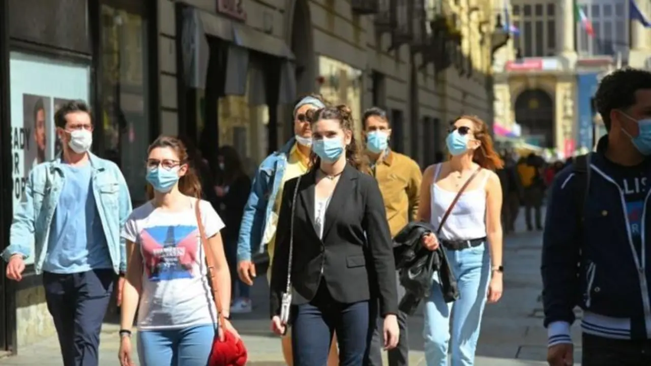 <p> Nuevas restricciones en Italia tras a creciente suma de contagios </p>