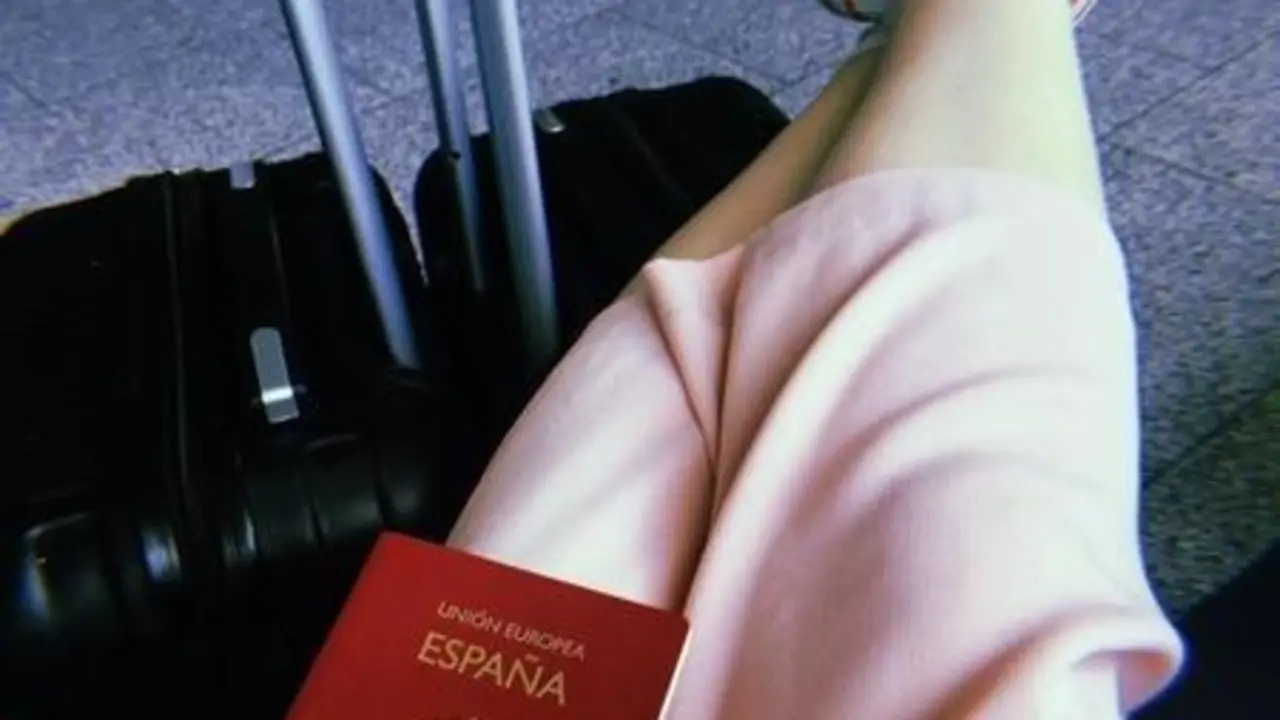 <p> Pasaporte, Pinterest. </p>