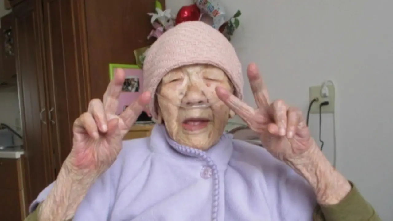 <p> Kane Tanaka posa as&iacute; de feliz con sus 119 a&ntilde;os. </p>