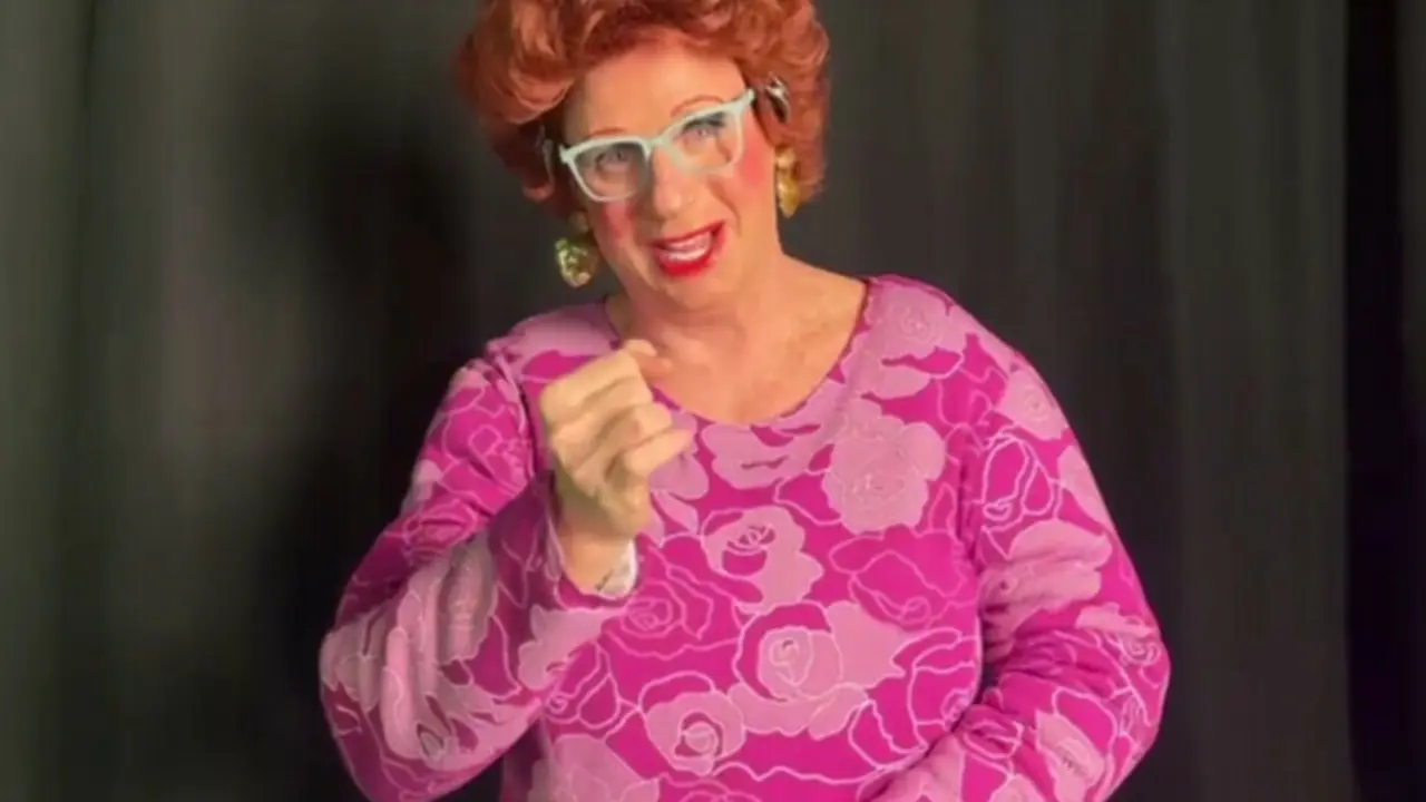 <p> La blusa de Antonia, de los Morancos </p>