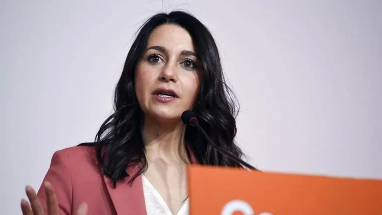 <p> La l&iacute;der de Cs, In&eacute;s Arrimadas, en rueda de prensa - JORGE GIL/EP </p>