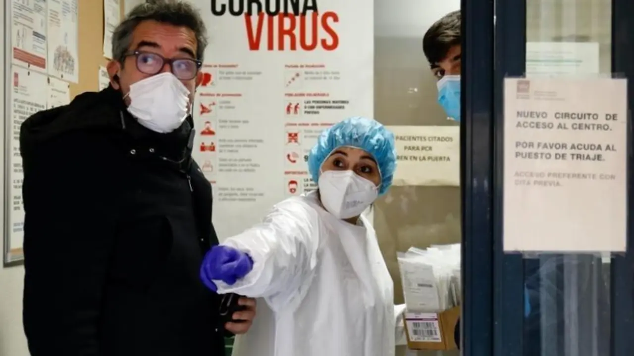 <p> Los m&eacute;dicos tambi&eacute;n sugieren eliminar las mascarillas. </p>