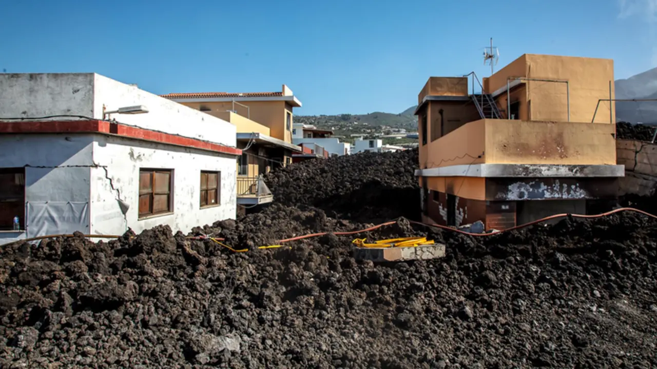 <p> Viviendas afectadas en zona de exclusi&oacute;n de La Laguna tras la erupci&oacute;n del volc&aacute;n de Cumbre Vieja - Europa Press </p>