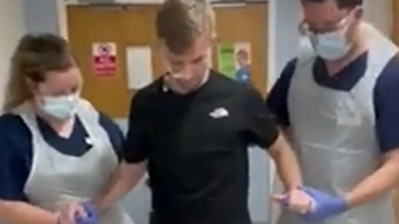 <p> Corey Wilkinson, aprendiendo a caminar de nuevo. </p>