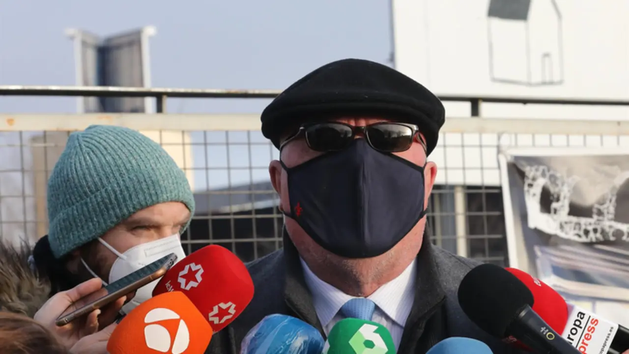 <p> El comisario jubilado Jos&eacute; Manuel Villarejo responde a los medios a su llegada para declarar en una nueva sesi&oacute;n del juicio &lsquo;T&aacute;ndem&rsquo;, en la Audiencia Nacional. - Marta Fern&aacute;ndez - Europa Press </p>