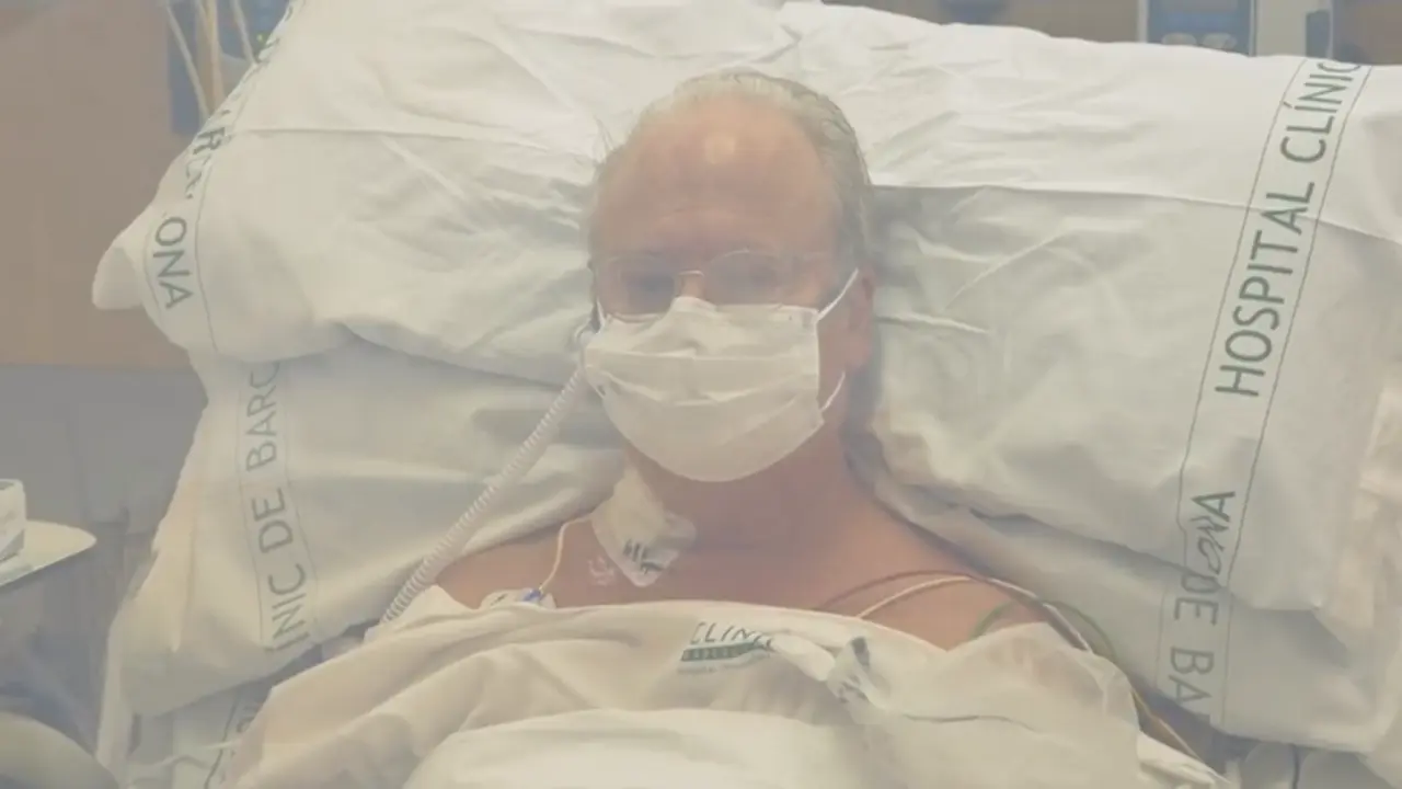 <p> Albert P&eacute;rez ingresado en el Hospital Clin&iacute;c de Barcelona. Fuente: Twitter @hospitalclinic </p>