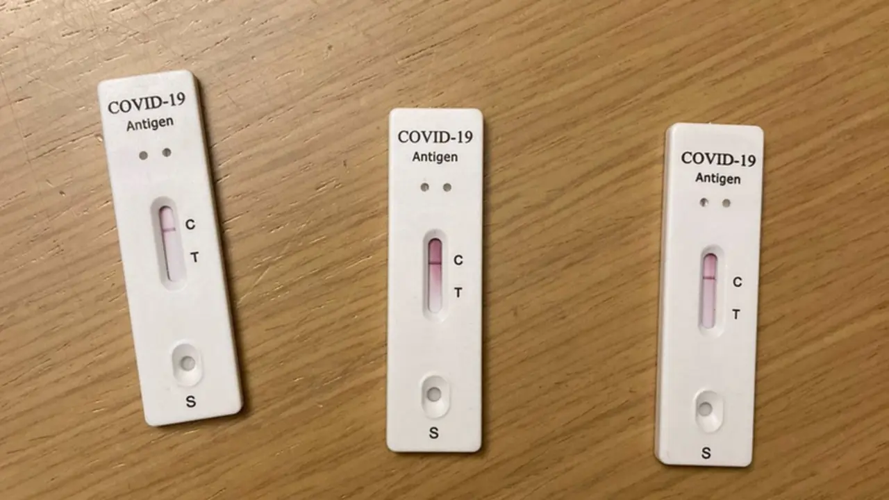 <p> Test de ant&iacute;genos con resultado negativo. - EUROPA PRESS </p>