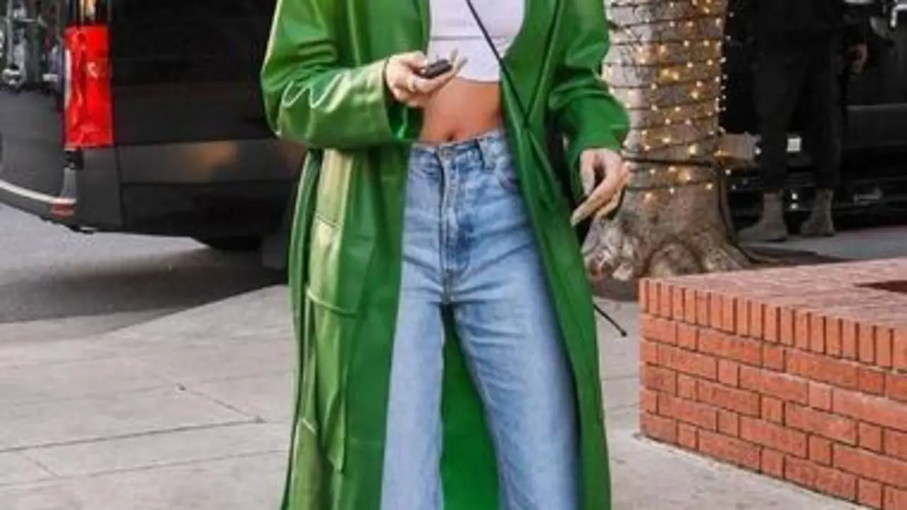 <p> Emily Ratajkowski _ Cut & Paste &ndash; Blog de Moda </p>