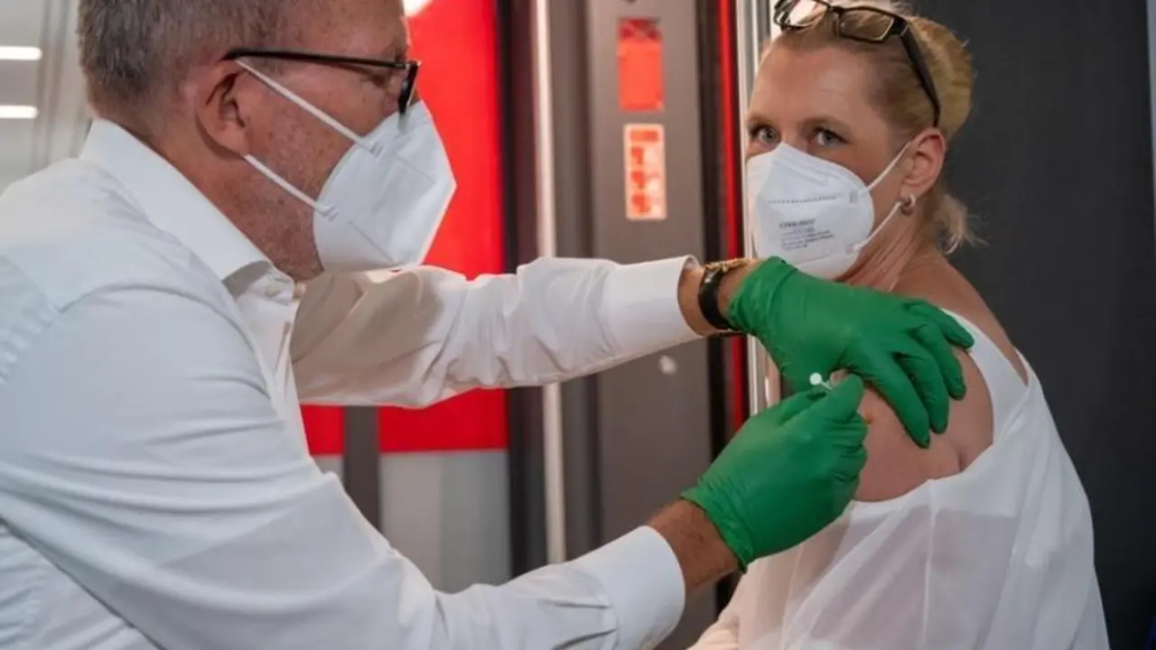 <p> La investigaci&oacute;n en vacunas no debe ser detenida. </p>