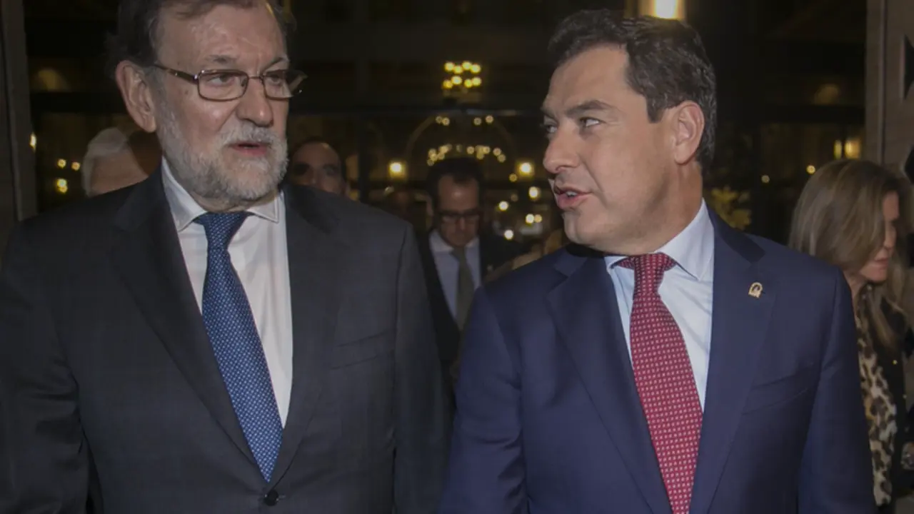 <p> Archivo - Mariano Rajoy y Juanma Moreno, en Sevilla el 20 de enero de 2020. - Mar&iacute;a Jos&eacute; L&oacute;pez - Europa Press - Archivo </p>