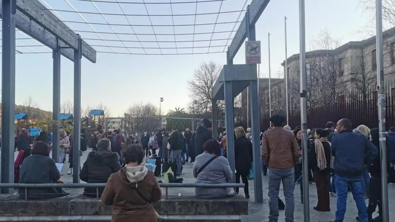 <p> Manifestaci&oacute;n convocada por colectivos negacionistas en Santiago </p>