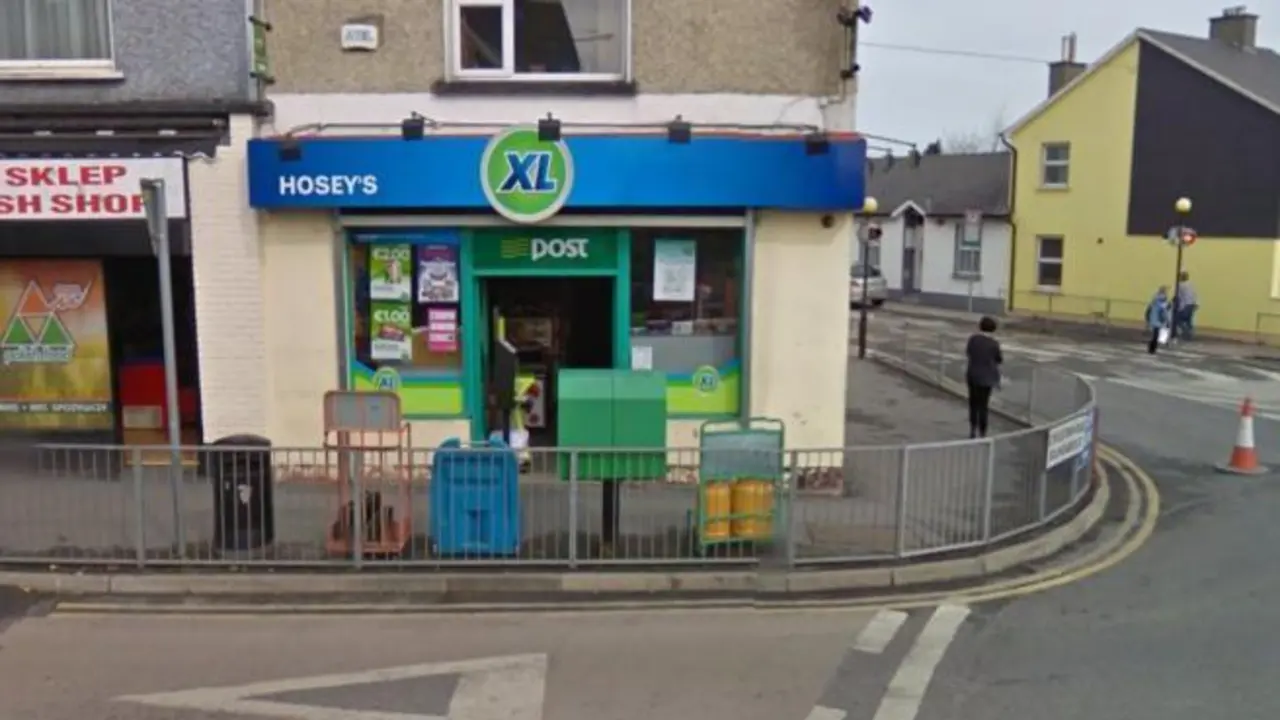 <p> Oficinas de Correos en Carlow, Irlanda </p>