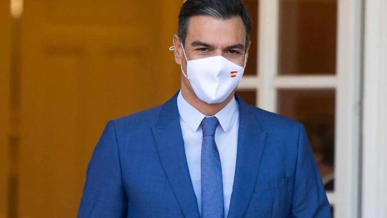 <p> El presidente del Gobierno, Pedro S&aacute;nchez con mascarilla </p>