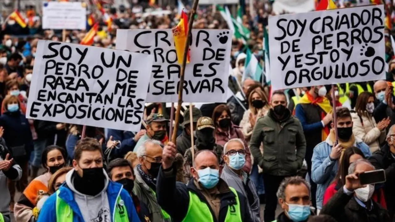 <p> Pacma carga duramente contra la sociedad rural. </p>