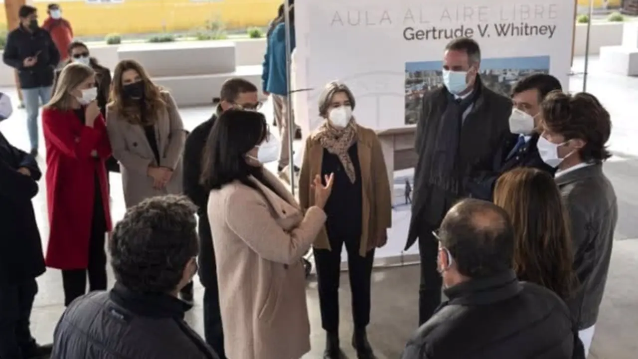 <p> La UHU inaugura el primer aula universitaria al aire libre para combatir el Covid-19 . - UHU. </p>