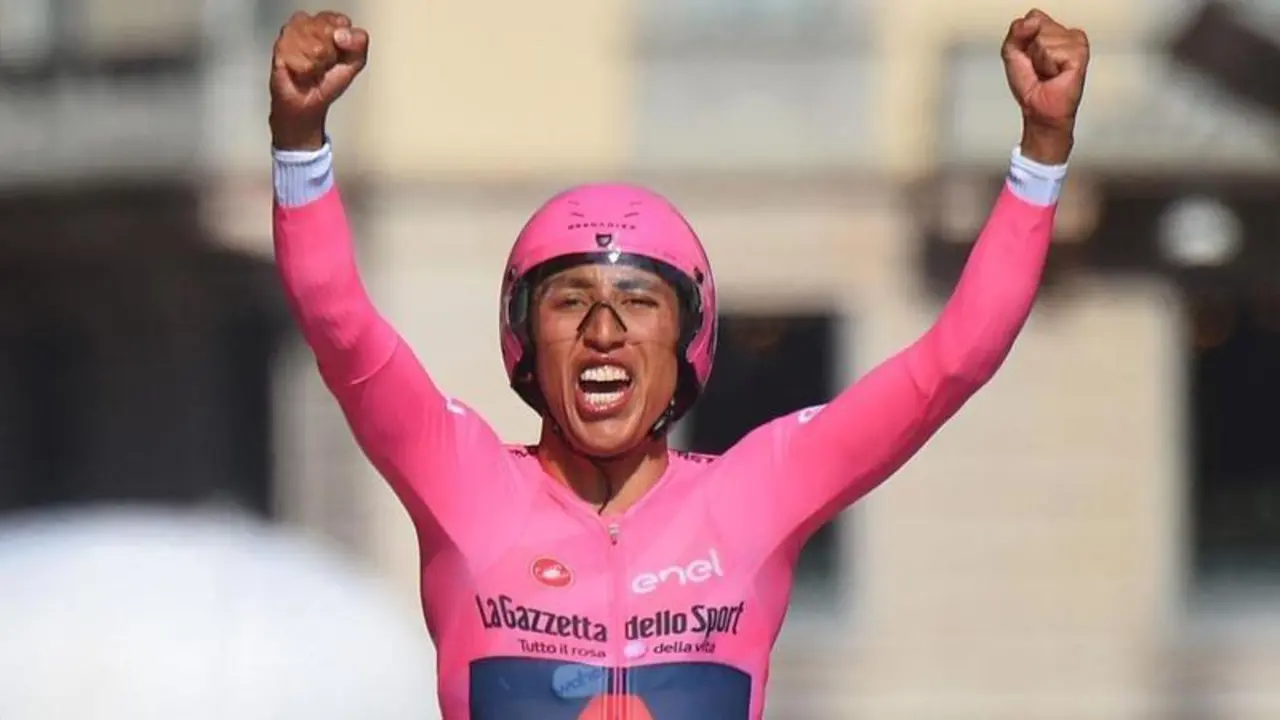 <p> El ciclista colombiano Egan Bernal </p>