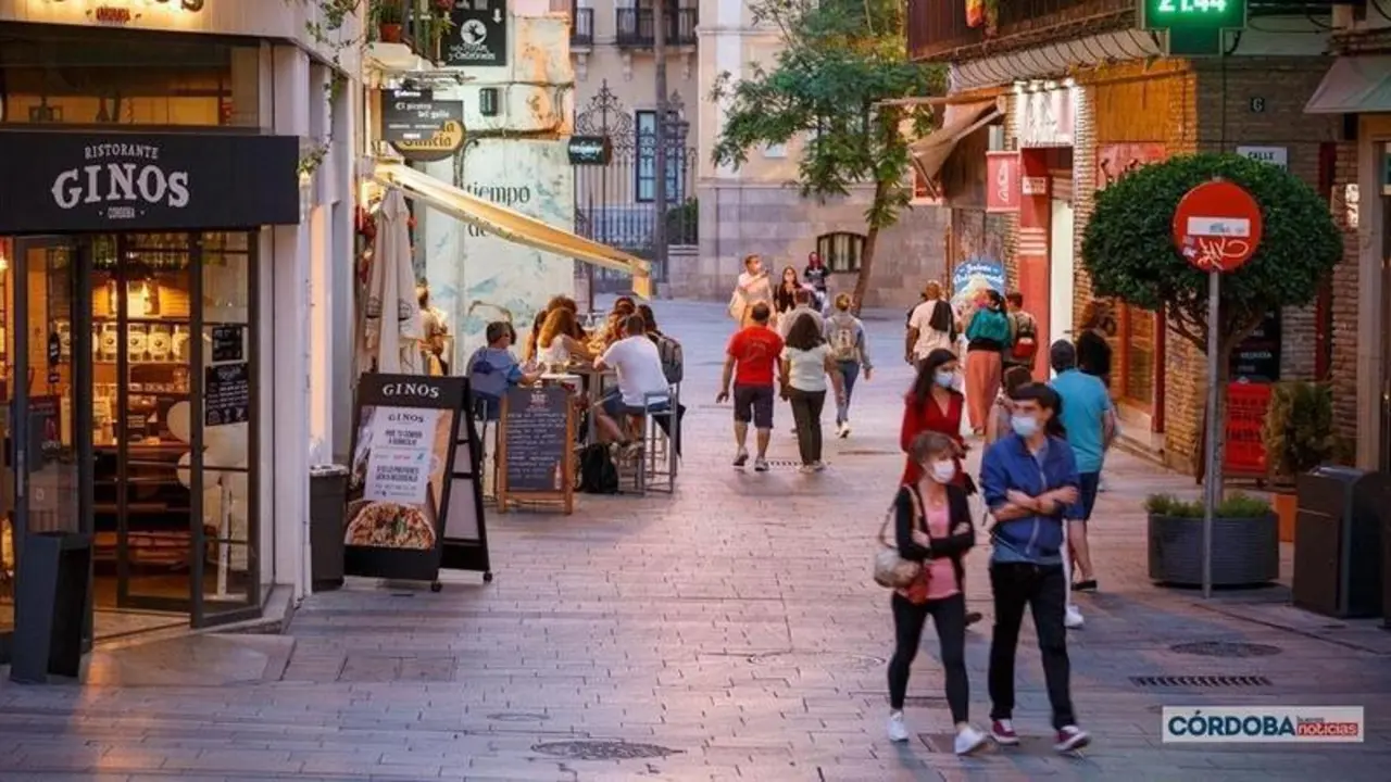 <p> Ambiente en el centro de C&oacute;rdoba. | Jos&eacute; Le&oacute;n. </p>