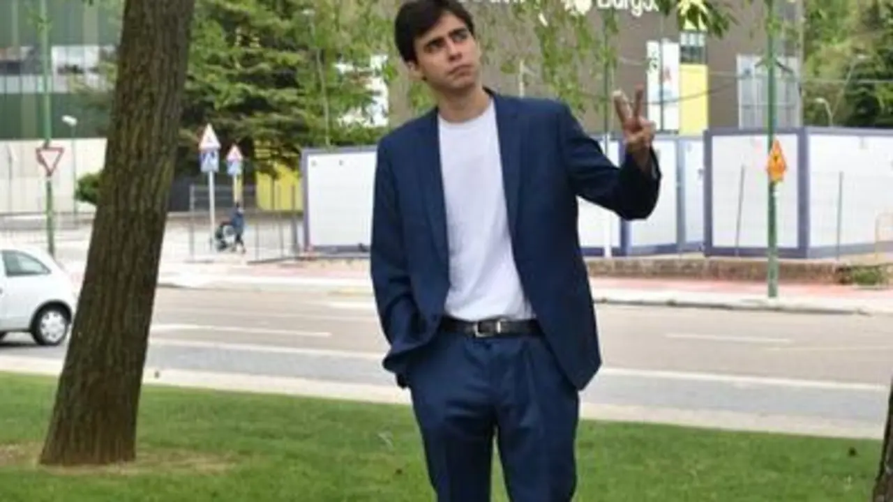 Mirad que bien me he vestido para la despedida. De locos, &iquest;Verdad?