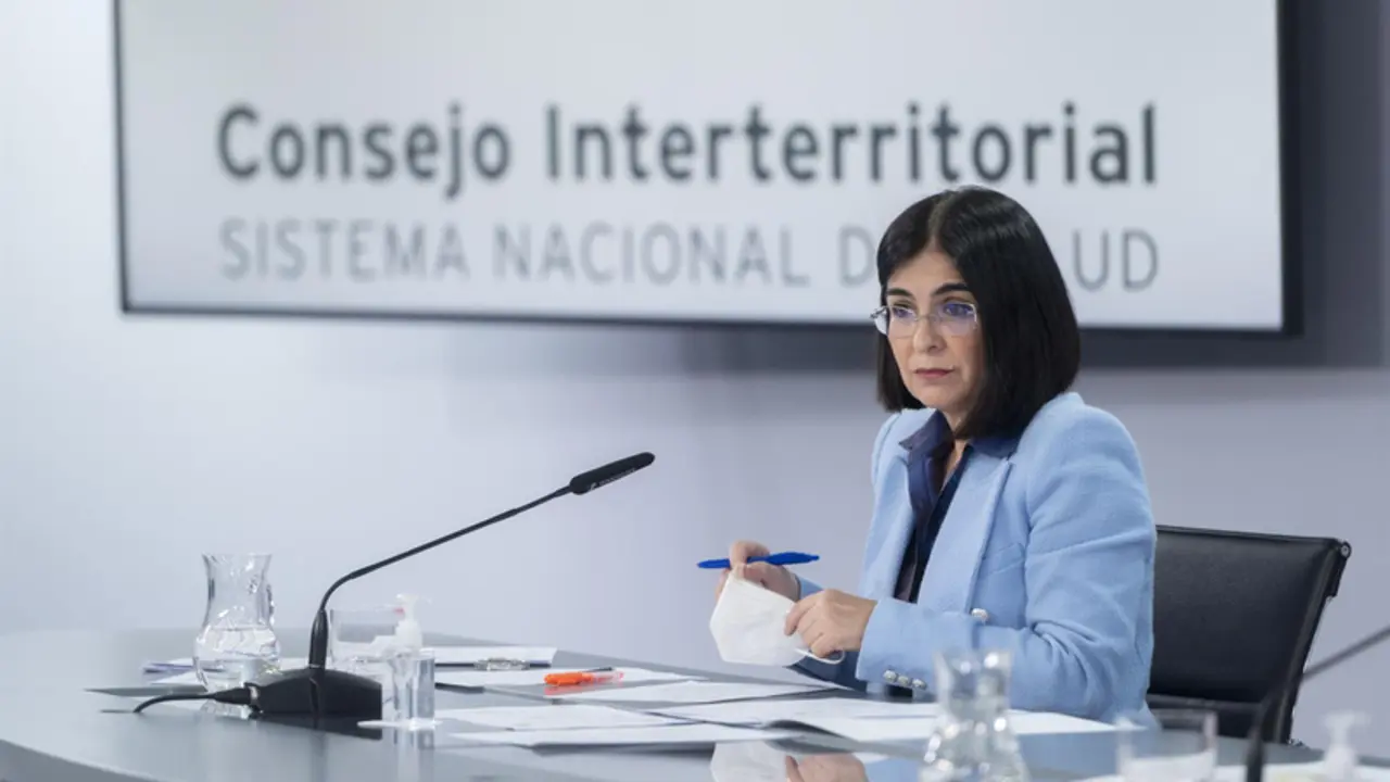 <p> La ministra de Sanidad, Carolina Darias, en una rueda de prensa posterior a la reuni&oacute;n del Consejo Interterritorial del SNS, en La Moncloa, a 2 de febrero de 2022, en Madrid (Espa&ntilde;a). - EUROPA PRESS/A.Ortega.POOL - Europa Press </p>
