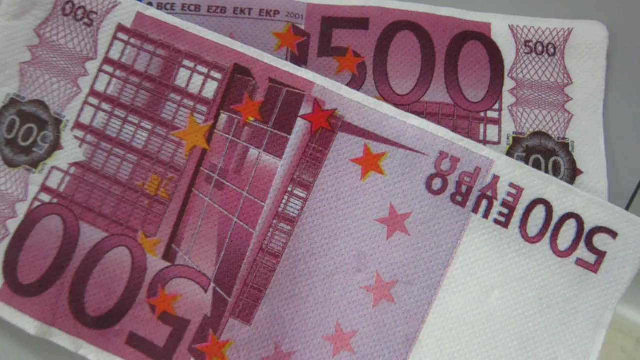 <p> Archivo - Billetes de 500 euros - EUROPA PRESS - Archivo </p>