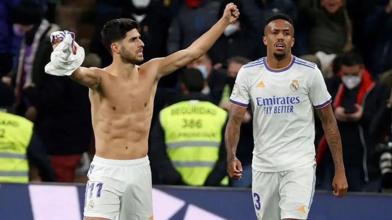<p> Asensio celebrando el gol de la victoria ante el Granada </p>