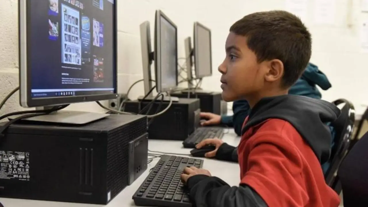 <p> Internet gratis para las familias con ingresos m&aacute;s bajos </p>