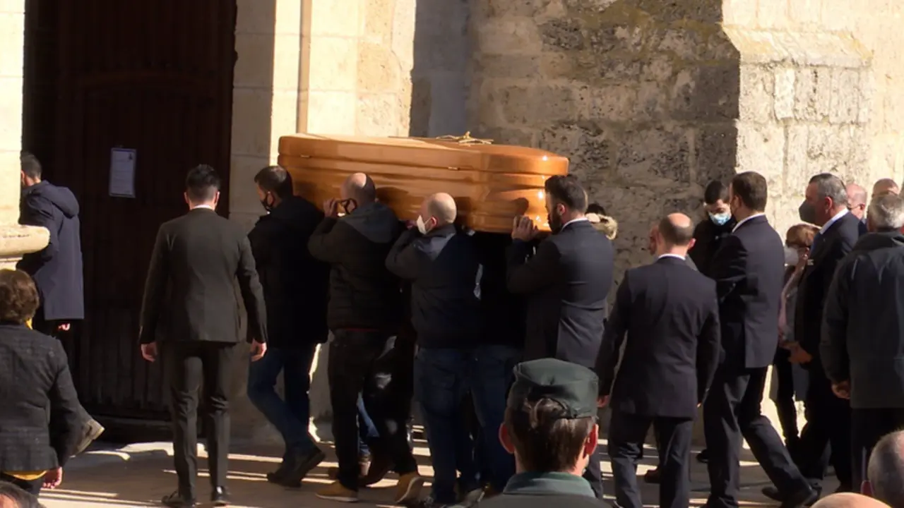 <p> Funeral por Esther L&oacute;pez de la Rosa en Traspinedo. - EP. </p>