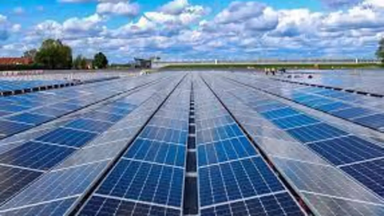 <p> Placas generadoras de energ&iacute;a solar </p>