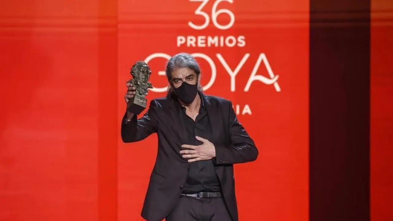 <p> El director Fernando Le&oacute;n de Aranoa recoge el Goya en la 36&ordf; gala de los Premios Goya, en el Palau de les Arts de Valencia, a 12 de febrero de 2022, en Valencia, Comunidad Valenciana </p>