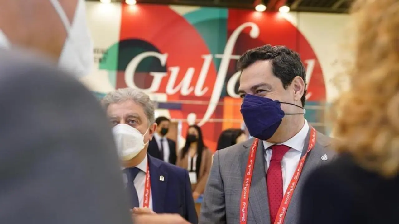 <p> Juanma Moreno, durante su visita a la Gulfood en Dub&aacute;i </p>