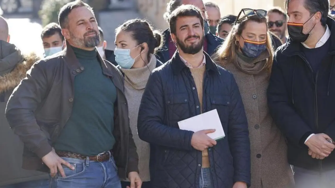 <p> El presidente de Vox, Santiago Abascal, y el candidato de la formaci&oacute;n a la Presidencia de la Junta de Castilla y Le&oacute;n, Juan Garc&iacute;a-Gallardo </p>