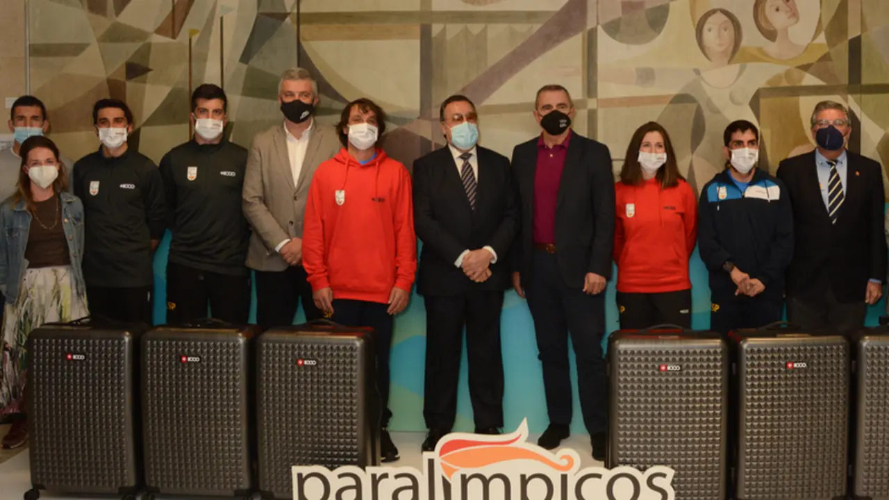 <p> V&Iacute;CTOR GONZ&Aacute;LEZ Y POL MAKURI REPRESENTAR&Aacute;N A ESPA&Ntilde;A EN LOS JUEGOS PARAL&Iacute;MPICOS DE INVIERNO DE PEK&Iacute;N 2022 VESTIDOS POR JOHN SMITH Y +8000 </p>