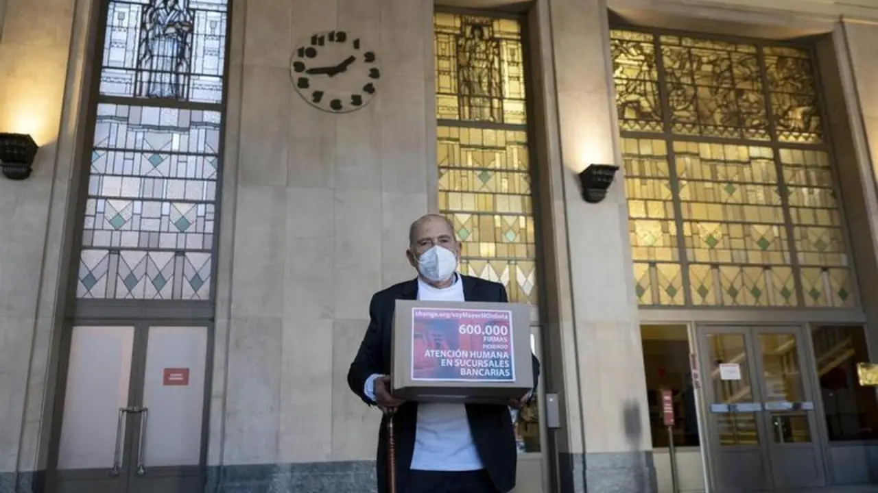 <p> Carlos San Juan, el hombre de 78 a&ntilde;os que ha recogido m&aacute;s de 600.000 apoyos con su campa&ntilde;a 'Soy Mayor, No Idiota' </p>