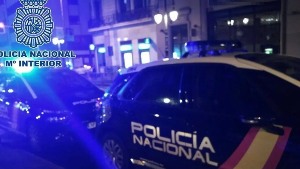 <p> Coches de la Polic&iacute;a Nacional - POLIC&Iacute;A NACIONAL DE LA RIOJA </p>