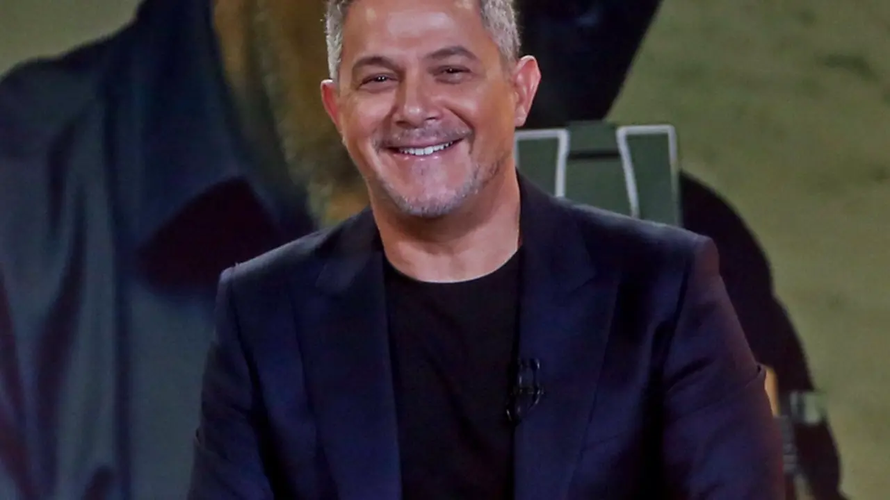 <p> Archivo - Cultura.- Alejandro Sanz lanza 'Sanz' y anhela subirse a los escenarios en 2022 - EUROPA PRESS - Archivo </p>