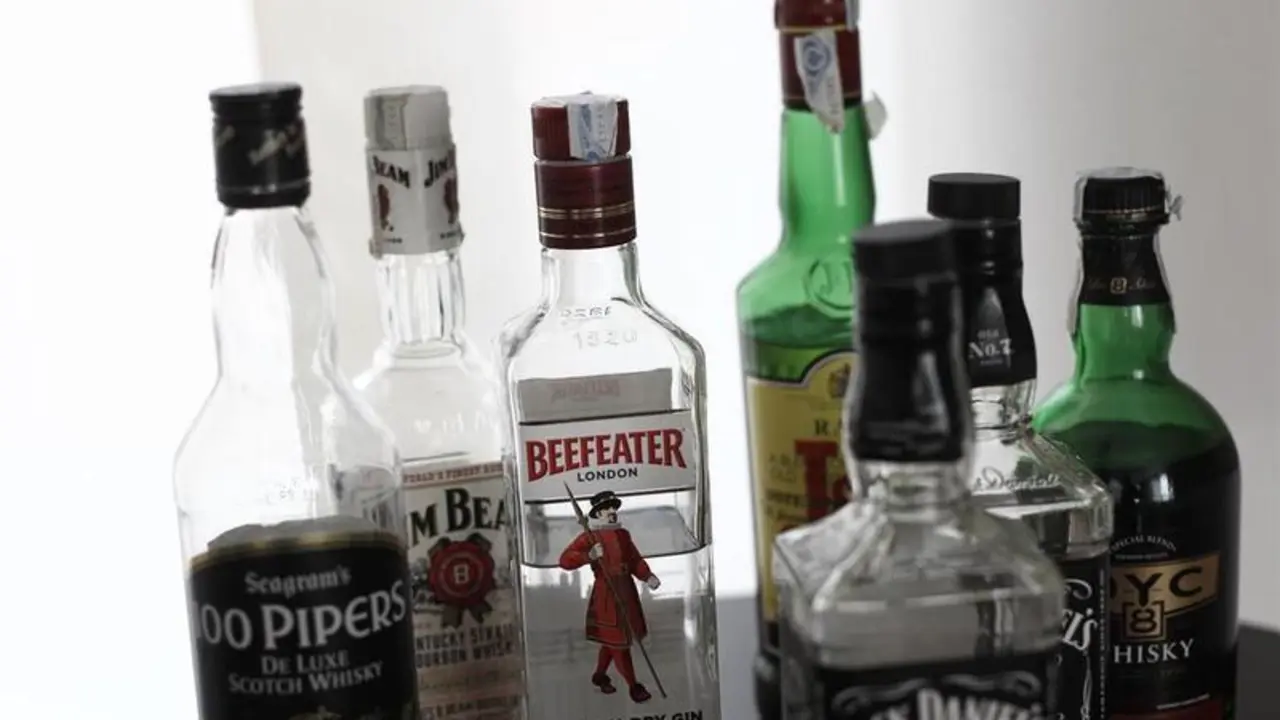 <p> Recurso de botellas de alcohol. </p>