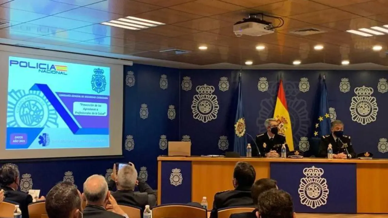 <p> La Polic&iacute;a Nacional. </p>