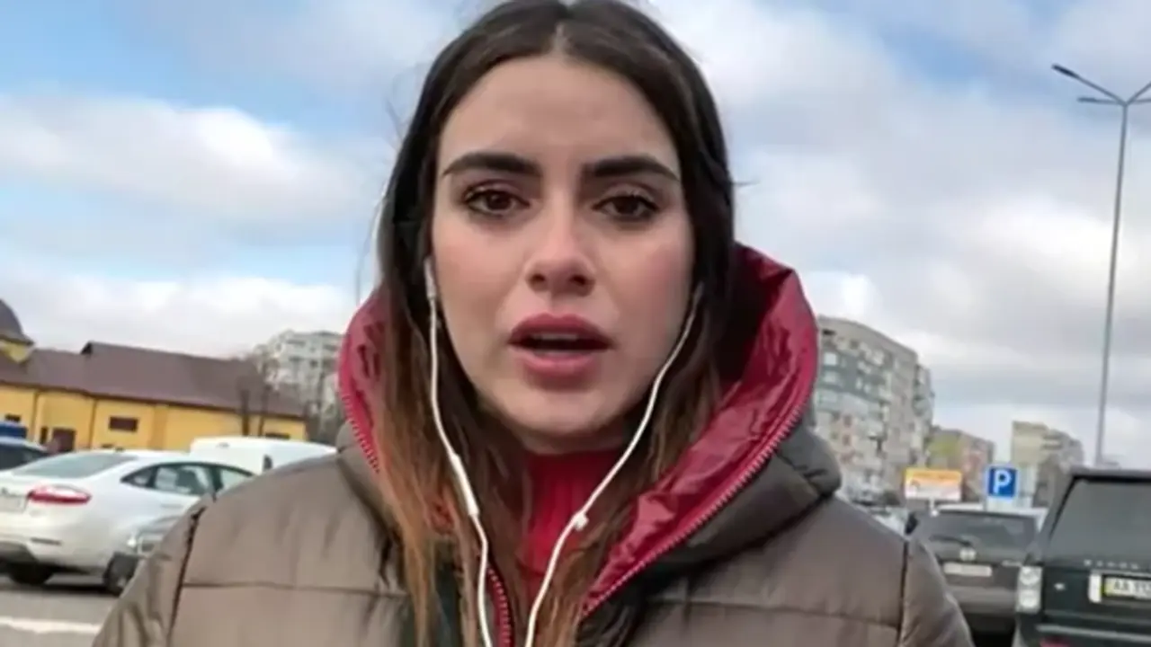 <p> La reportera Sol Macaluso informa desde la guerra en Ucrania. - Telecinco. </p>