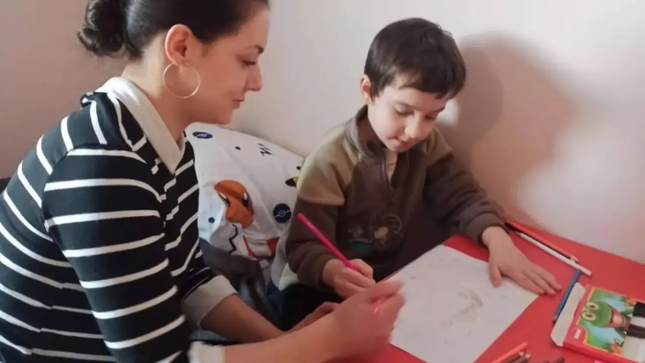 <p> Una fanilia ucraniana a salvo en un centro de Aldeas Infantiles SOS - ALDEAS INFANTILES SOS </p>