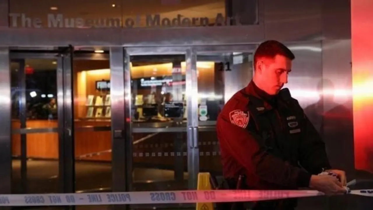 <p> El MoMa siendo precintado para la investigaci&oacute;n policial </p>