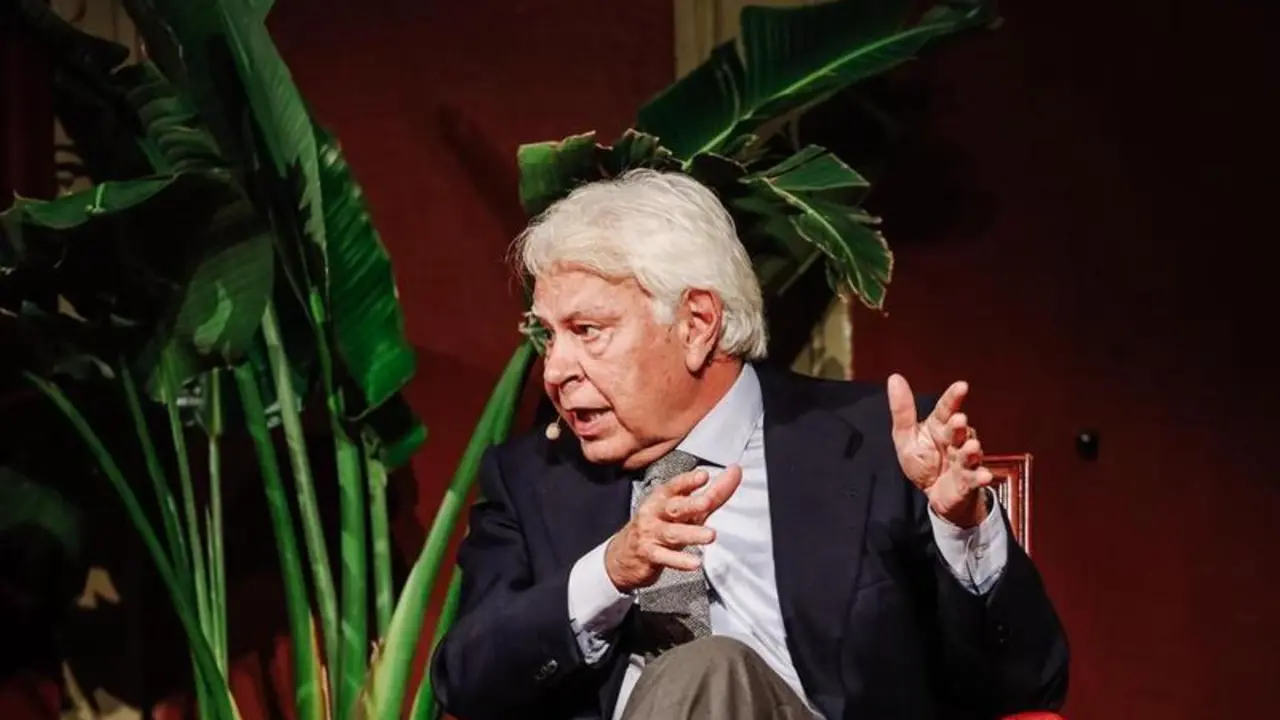 <p> El expresidente del Gobierno, Felipe Gonz&aacute;lez, protagoniza un coloquio en el Ateneo de Madrid, a 18 de febrero de 2022, en Madrid. Fuente: Europa Press </p>