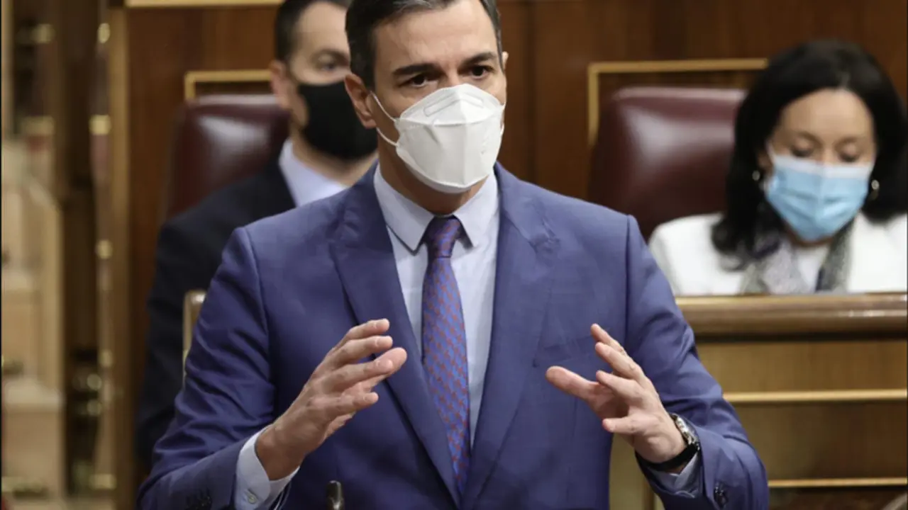 <p> El presidente del Gobierno, Pedro S&aacute;nchez, interviene en una sesi&oacute;n plenaria en el Congreso. Fuente: Europa Press </p>