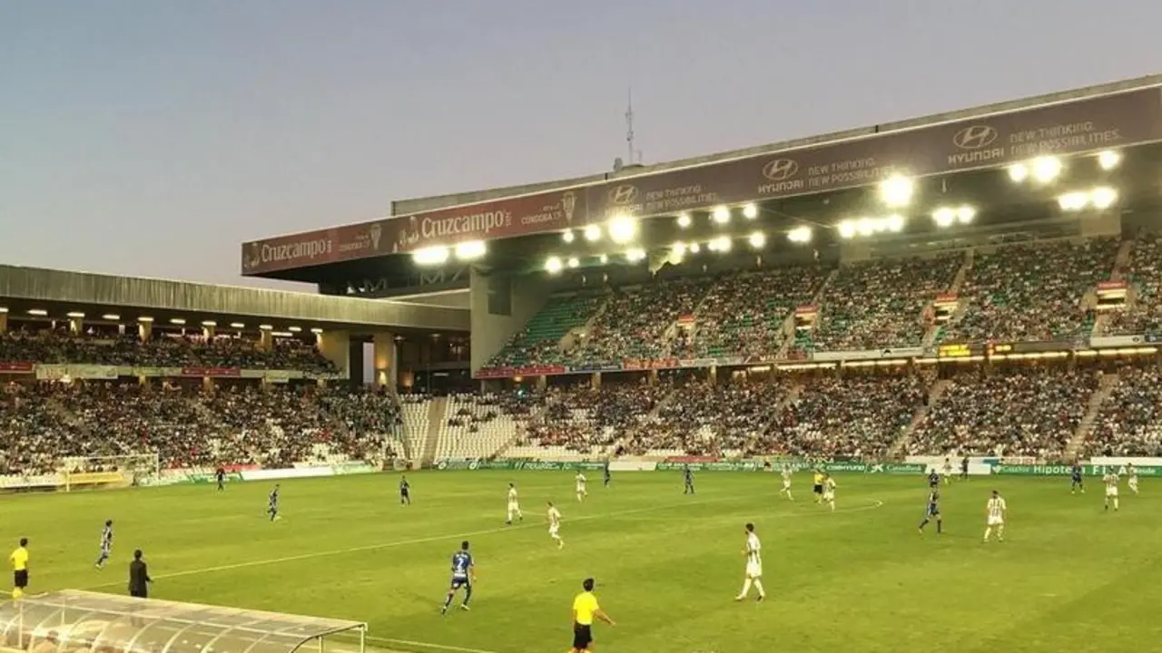 <p> Estadio Nuevo Arc&aacute;ngel </p>