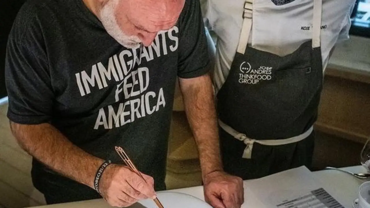 <p> El chef Jos&eacute; Andr&eacute;s en uno de sus restaurantes. </p>