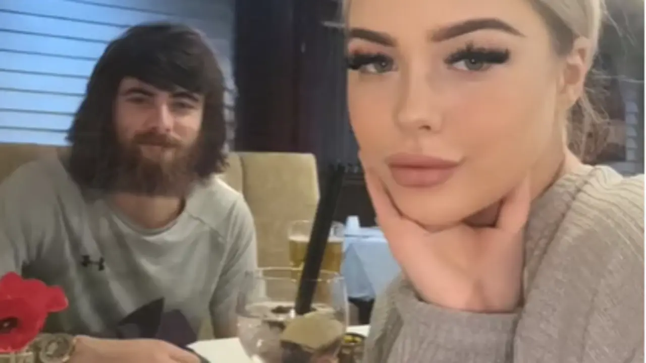 <p> Jasmine en un v&iacute;deo donde cuenta su historia de amor que se ha hecho viral. Fuente: TikTok </p>