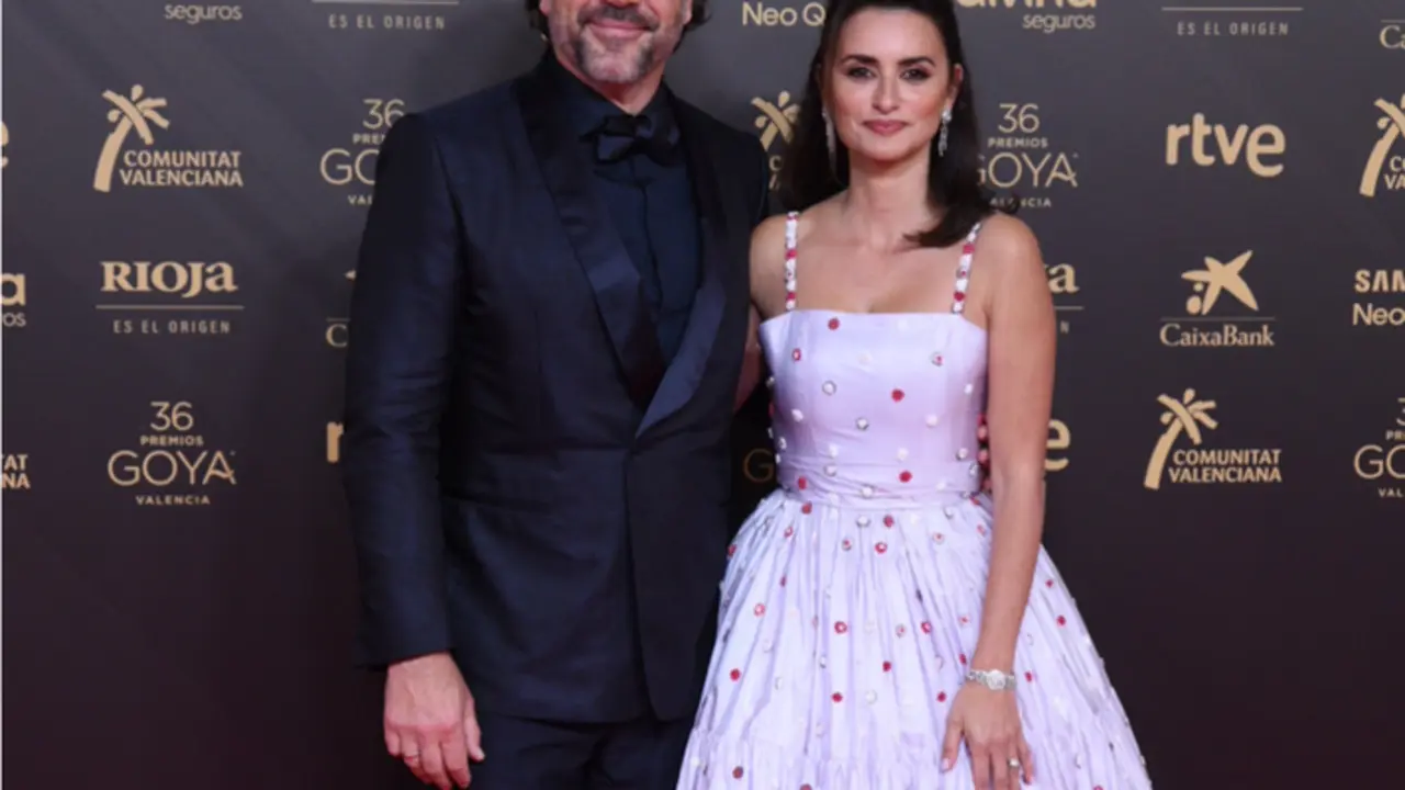 <p> Archivo - Javier Bardem y Pen&eacute;lope Cruz durante la pasada gala de los Goya en la que ambos estaban nominados a mejor papel protagonista - Jorge Gil - Europa Press - Archivo </p>
